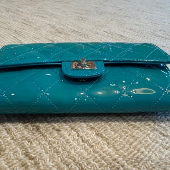 Chanel Wallet - Picture 6 of 16